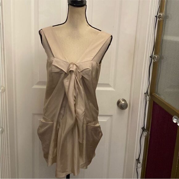 Marni Elegant Beige Sleeveless Top with Bow, S - Picture 1 of 8